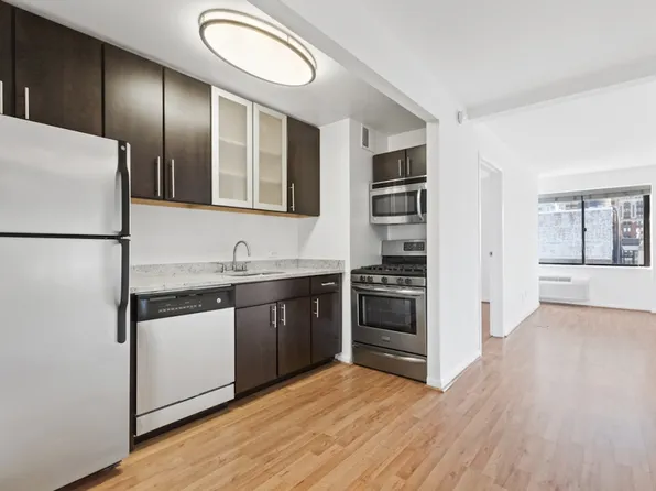 160 West 24th Street image 2 of 7