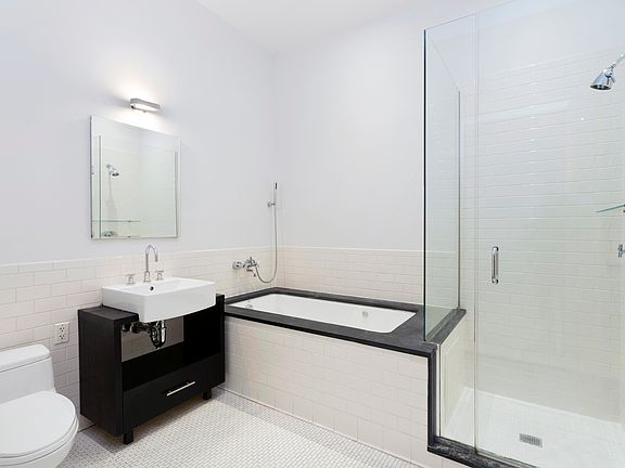 4th image of 110 Livingston St APT 4Q