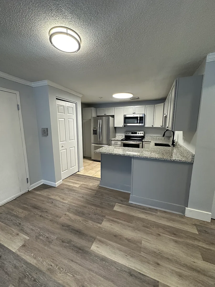 Kitchen - 99 Cluff Crossing Rd #D4