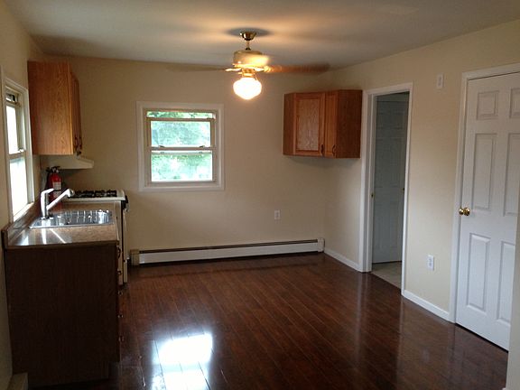 2nd image of 23-07 Rosalie St #B