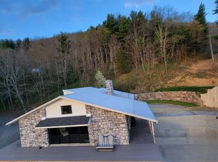228 Freedom Ln, Newport, VA 24128