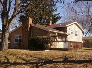 2211 Ridge Dr, Davenport, IA 52804