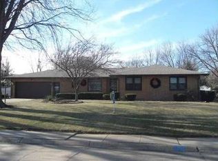 1323 Pershing Rd, Hastings, NE 68901