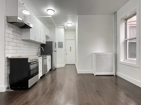 490 Ocean Parkway image 1 of 9