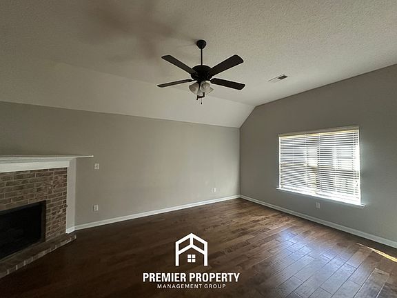 2nd image of 9298 Acadia Pl