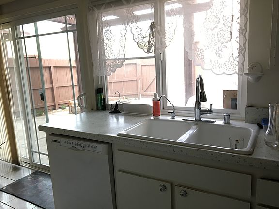 4th image of 2996 N Woods St Unit 12