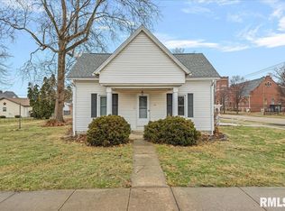 152 E Van Buren St, Greenview, IL 62642