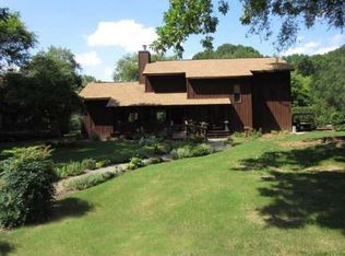 26 Fairway Ln, Peachtree City, GA 30269