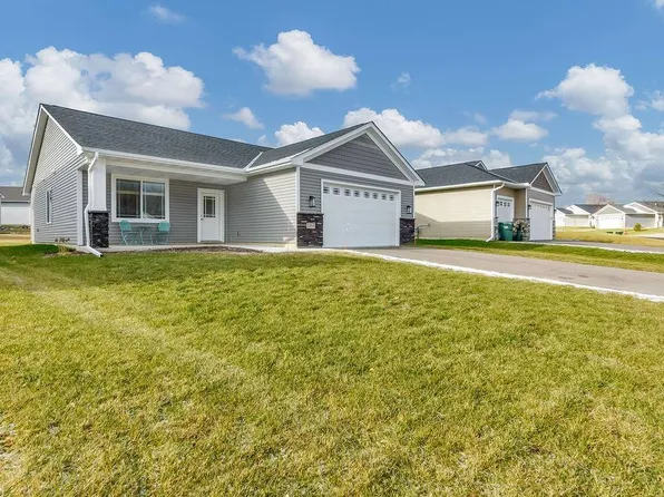 1364 Southfork Dr SE, Hutchinson, MN 55350