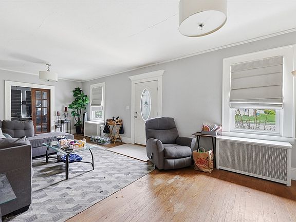 5th image of 42 Reed St