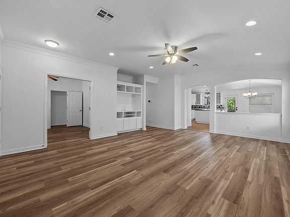5th image of 2409 Hallie Ln