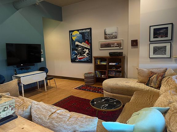 5th image of 620 W 2nd St Unit 201