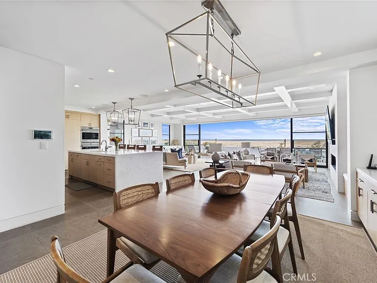 2148 E Oceanfront — Photo 23