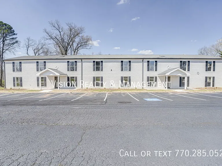 102 Sewell Rd #5 — Photo 1