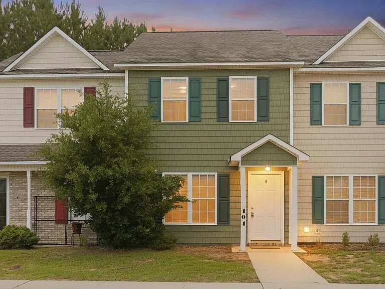 404 Springwood Dr — Photo 2