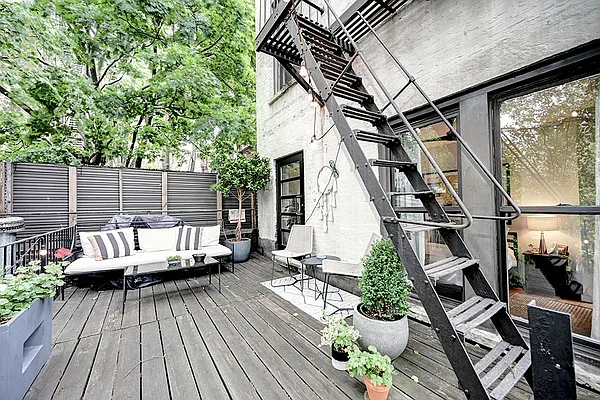 Rented by Urbane Brokerage | media 27