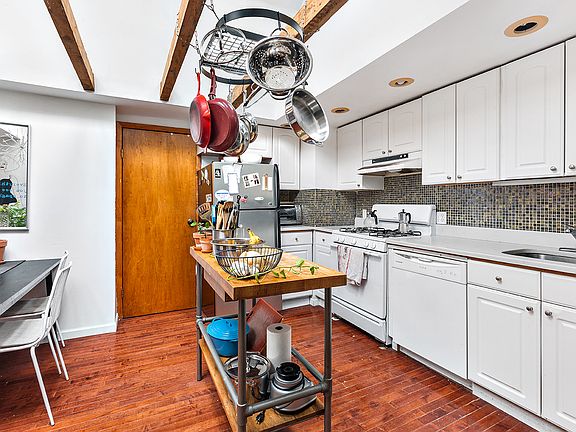 5th image of 182 Ainslie St #2