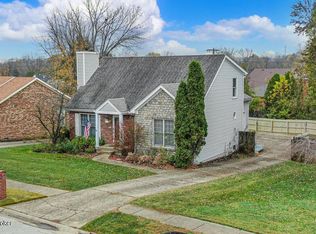 9405 Stonelanding Pl, Louisville, KY 40272