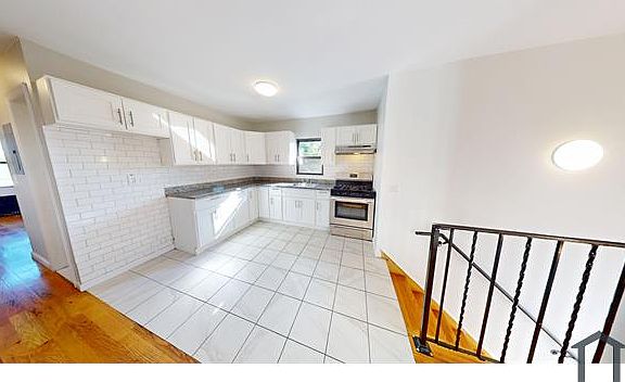 4th image of 725 Henderson Ave Floor 2