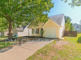932 Grass Hollow Ct, Charlotte, NC 28216