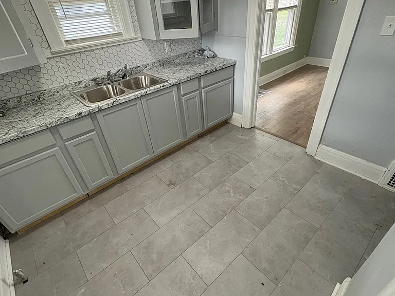 121 Jones St — Photo 39