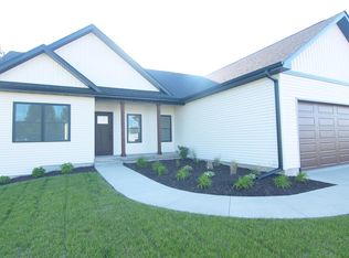 1609 Duncan Dr, Muscatine, IA 52761