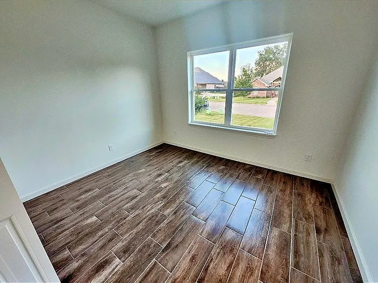 805 Woodridge Cir — Photo 29
