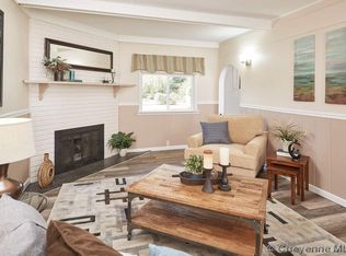 932 Crest Park Dr, Cheyenne, WY 82001