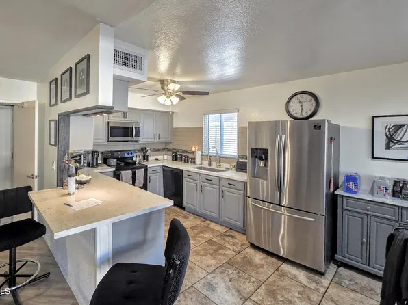 8902 W Ironwood Drive, Peoria, AZ 85345