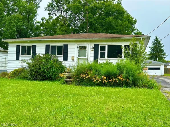 1185 Southern Blvd NW, Warren, OH 44485