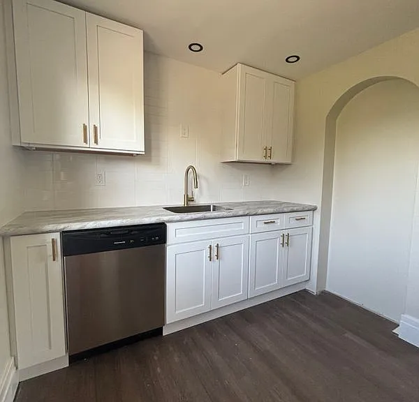 154 Midland Ave #UPPER — Photo 10