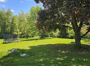 4700 Indianwood Ct, Clarkston, MI 48348