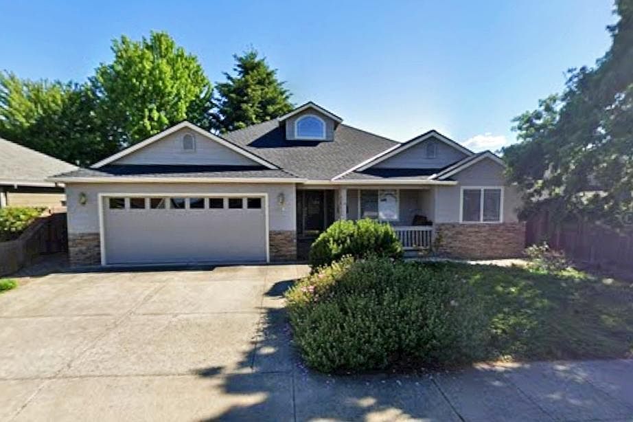 2nd image of 616 Cedarwood Dr