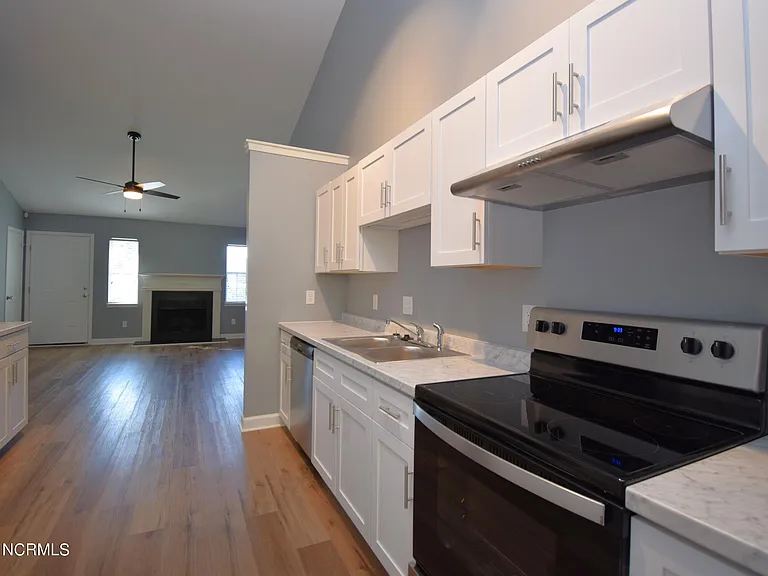 3310 Parkway Ct #B — Photo 8