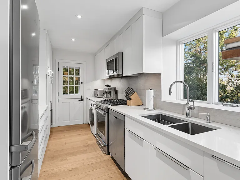 75 Cliff Rd — Photo 9