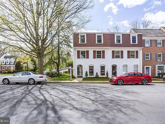 3rd image of 6801 Market Square Dr