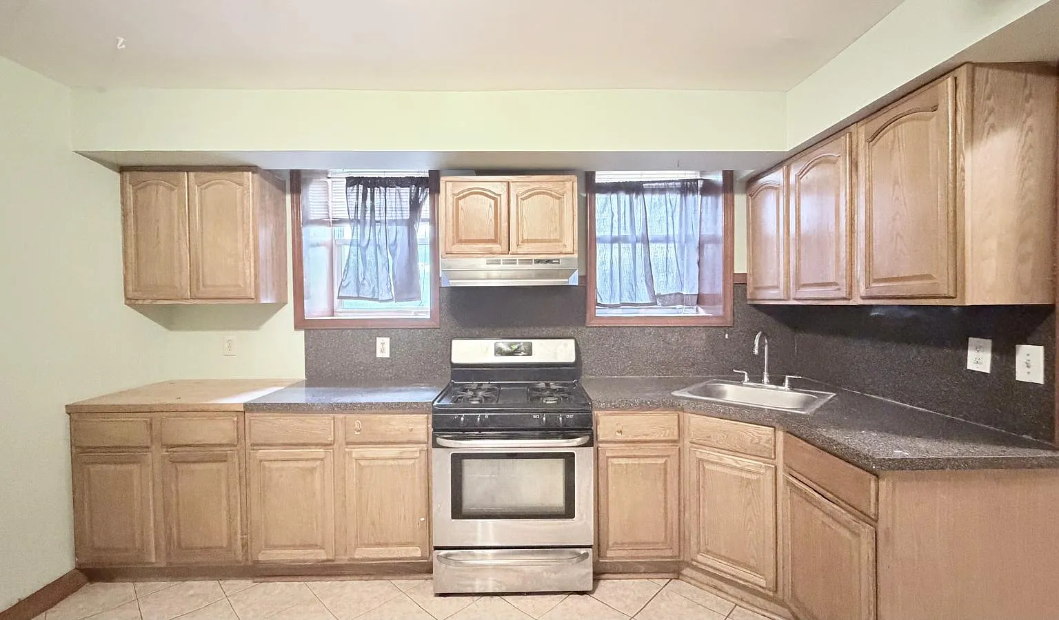 889 John F. Kennedy Blvd — Photo 1
