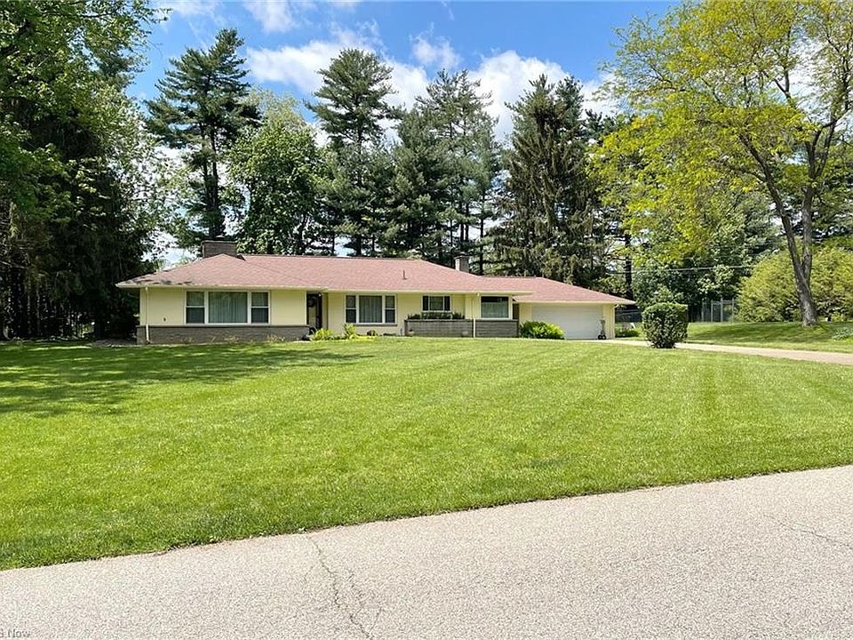 1st image of 25 Meadowcrest Dr