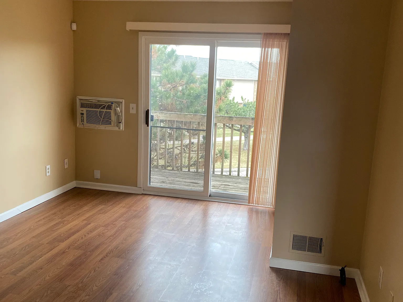 1 bed, 544 sqft, $975 — Photo 3