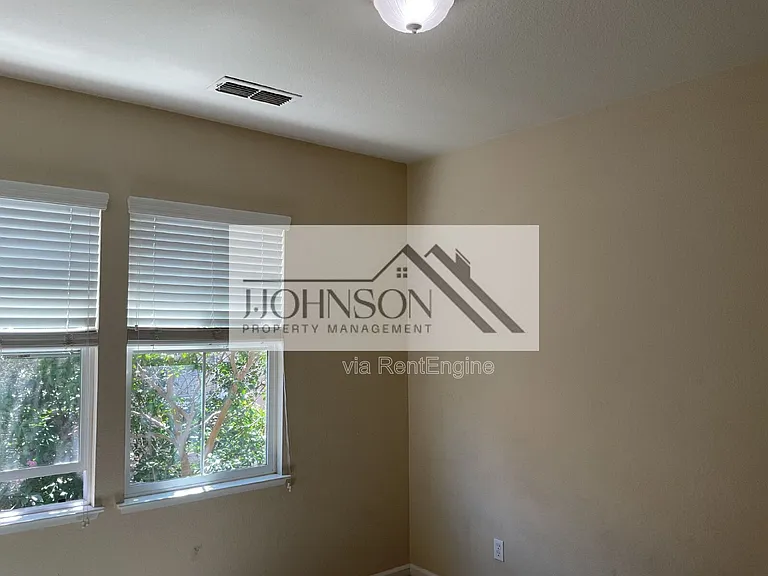 26 S Hidalgo St — Photo 10