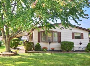 13 Lees Ln #13, Olmsted Falls, OH 44138