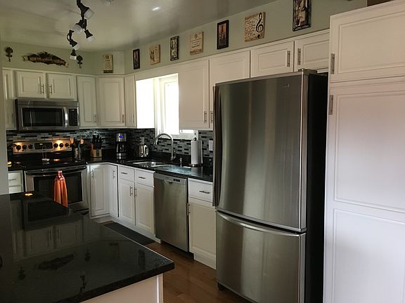 3rd image of 5040 W Geddes Cir