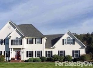 139 Silver Creek Dr, Suffield, CT 06078