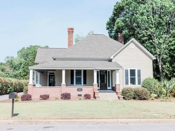 610 N Ridge Ave, Tifton, GA 31794