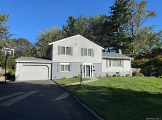 11 Country Ridge Dr, Rye Brook, NY 10573