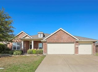 2040 Enchanted Rock Dr, Forney, TX 75126
