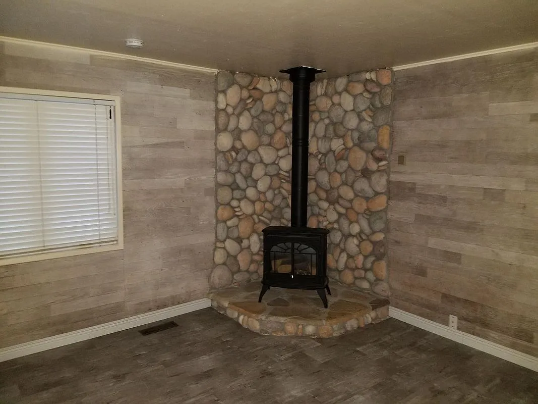 3 bed, 2.0 bath, 1188 sqft, $2,500 — Photo 4