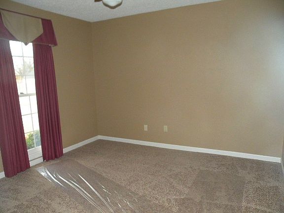 5th image of 2295 Fairfield Dr