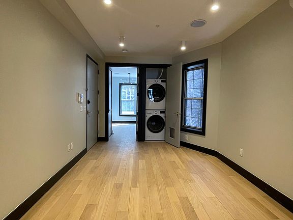 4th image of 41 Van Wagenen Ave APT 1L