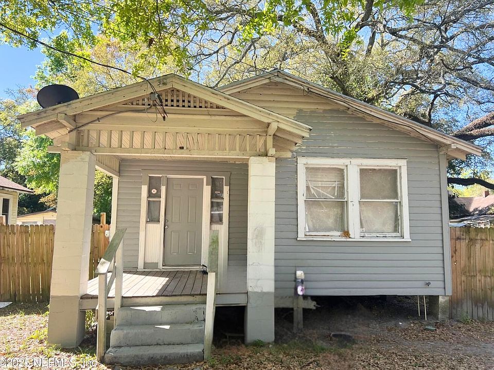 1st image of 1230 E 15th St